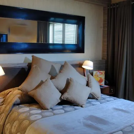 Otel Elegance International