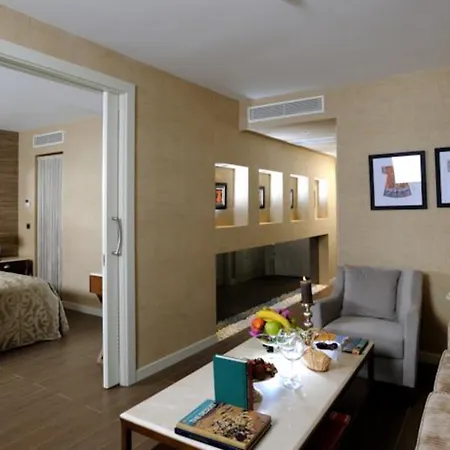Elegance International 5*