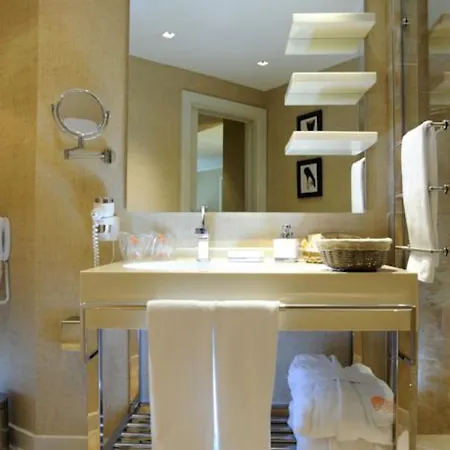 Elegance International 5*